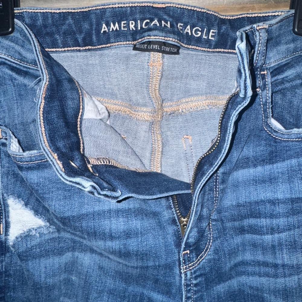American Eagle- women’s- size 8- skinny jeans- high waisted - Picture 4 of 5